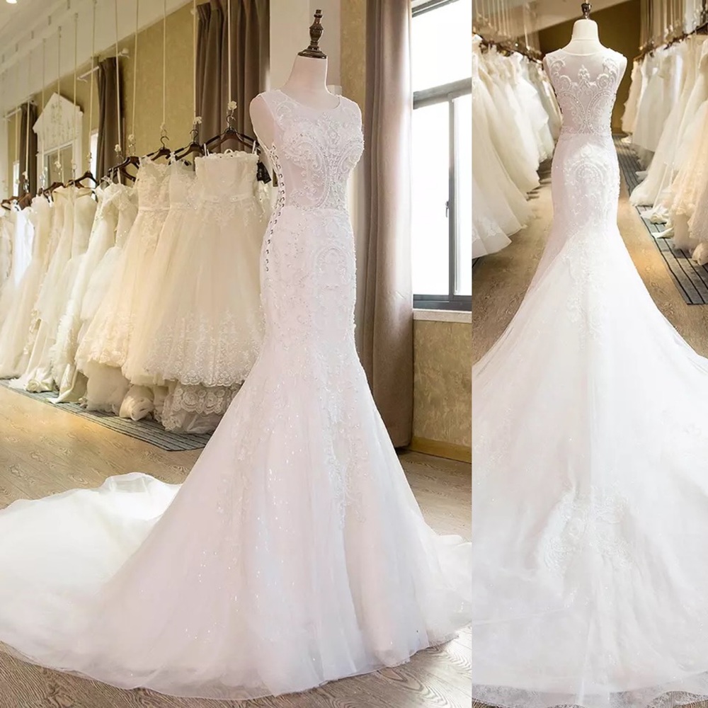 Size 10 beaded ivory mermaid lace up sides wedding